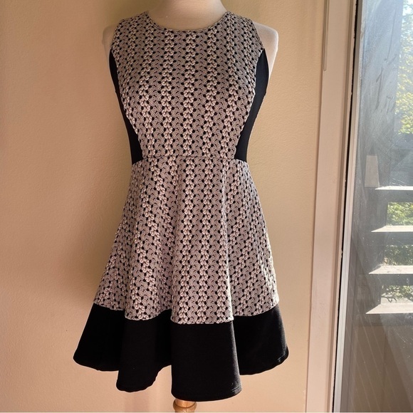 Y2k Tween Scene skater dress with crochet overlay - Picture 2 of 11